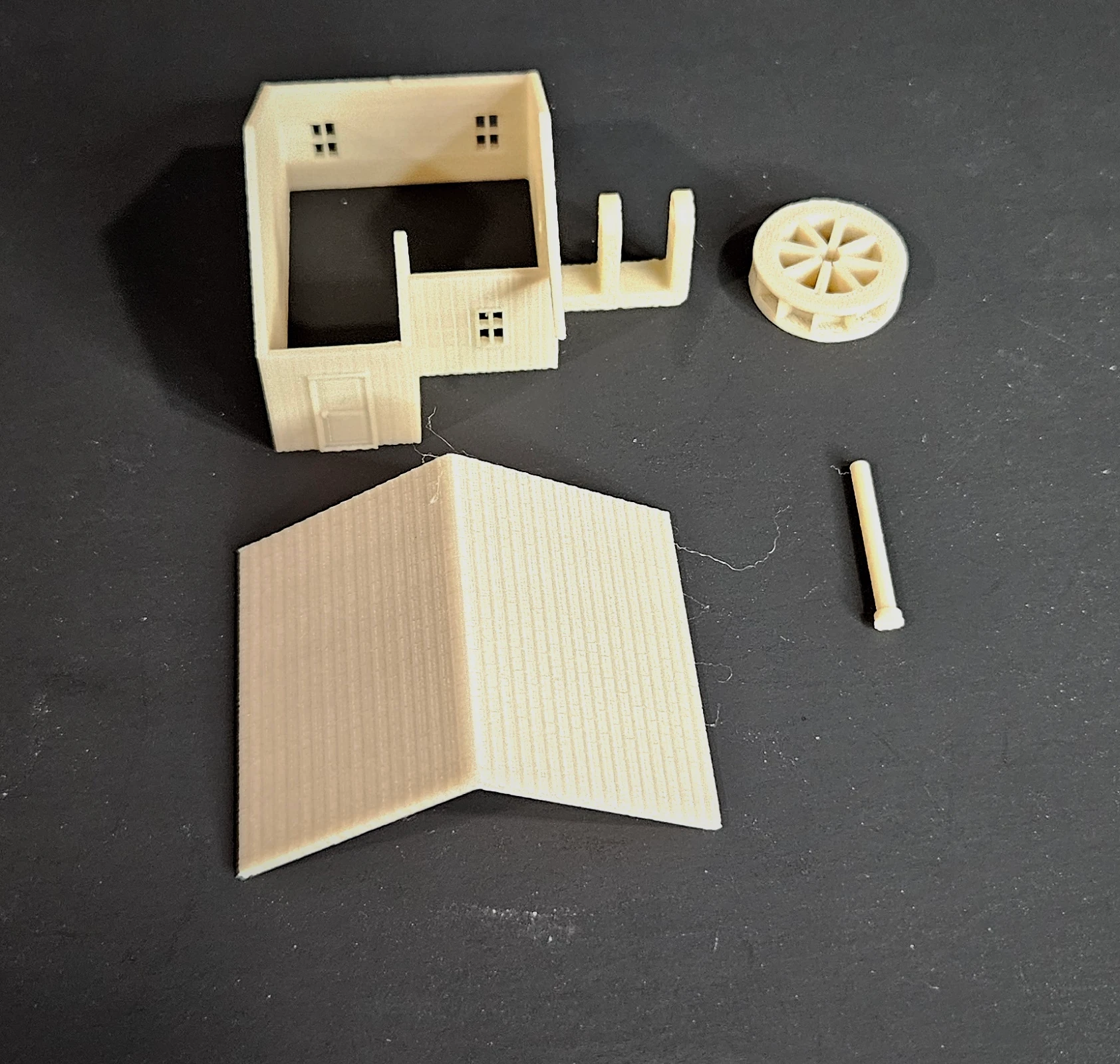 Detailed printed features on HO scale large waterwheel building kit